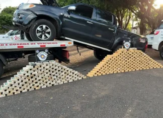 Policial rodoviário federal é preso na SP-27 por transporte de cocaína