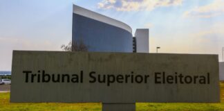 Ministra do TSE manda retirar vídeo da CUT desfavorável a Bolsonaro