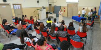Alunos selecionados para o Print School participam da reunião de apresentação do programa