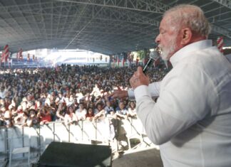 Lula faz infiltração no quadril em hospital de São Paulo
