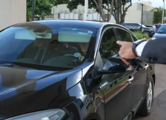 Mauro Cid ficará preso em batalhão da polícia do Exército