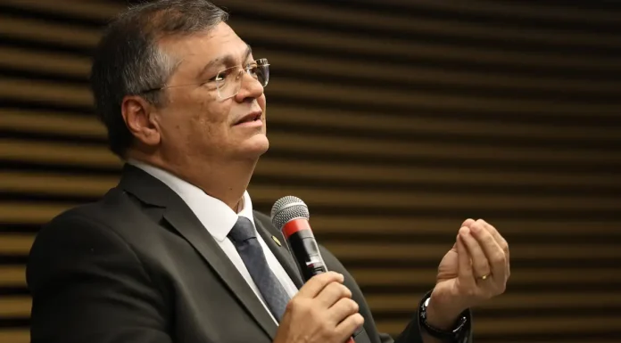Marco Civil da Internet precisa ser revisto, defende Dino