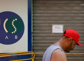 Transplantes com HIV: defesa de funcionária diz que acusação é falsa