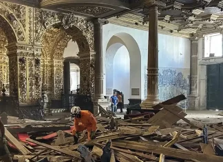 Desabamento de teto de igreja histórica causa morte de jovem na Bahia