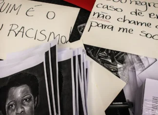 Parentes lamentam absolvição de PMs no caso da mulher morta em 2014
