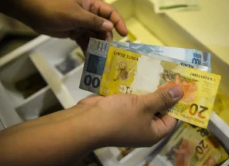 Prazo para sacar abono salarial acaba nesta segunda-feira