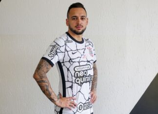 Após fugir da Guerra na Ucrânia, Maycon é apresentado pelo Corinthians