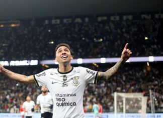 Corinthians vence Bragantino e encerra seca de vitórias no Brasileiro