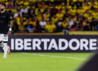 Corinthians joga mal e se complica na Pré-Libertadores