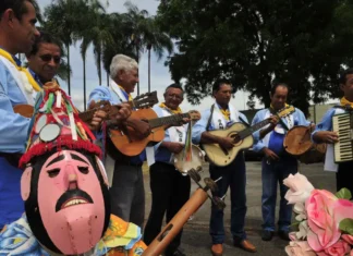 Folias de Reis são tradição centenária na cultura popular brasileira