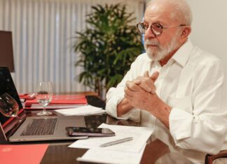 Lula conversa com presidente de Israel e pede corredor humanitário
