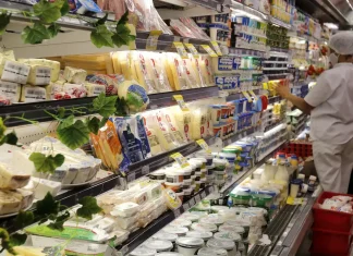 Inflação dos alimentos desacelera para 0,61%, diz pesquisa do IBGE