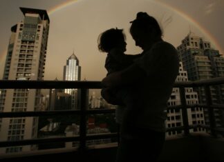 Hoje é Dia: Dia das Mães, do lúpus e da enfermagem são destaques