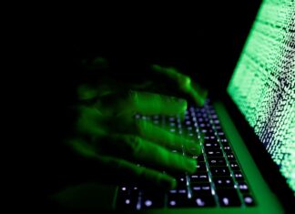 Pandemia faz aumentar profissionais em tecnologia e diminuir em mídia