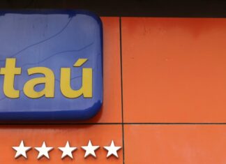 Clientes do Itaú relatam erros de saques e depósitos com erros nesta quinta-feira