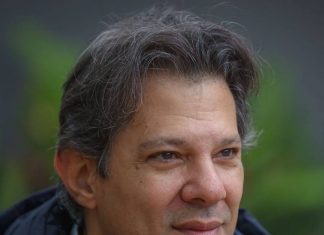 VÍDEO: Haddad faz 1º ato de campanha em Osasco e Carapicuíba