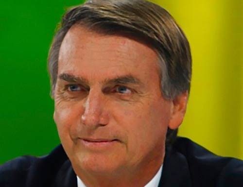 Bolsonaro tem progressão dos movimentos intestinais, diz boletim