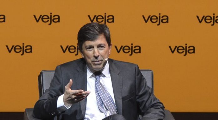 Amoêdo defende fim da troca de cargos por apoio no Congresso
