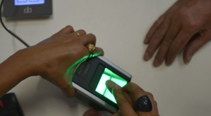 Barroso vota pelo cancelamento do título de quem não fez biometria