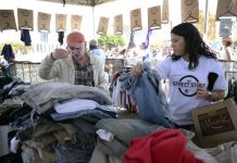 DF: Campanha monta loja por um dia e doa roupas a 500 moradores de rua