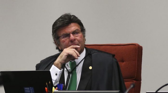 Fux suspende liminar que autorizava entrevista de Lula