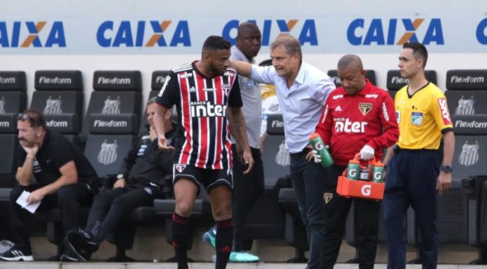 SÃO PAULO SEGURA EMPATE CONTRA O SANTOS E RETOMA A LIDERANÇA