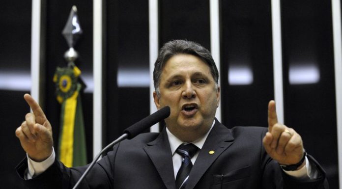 TSE julga Garotinho inelegível e o afasta de campanha a governo do Rio