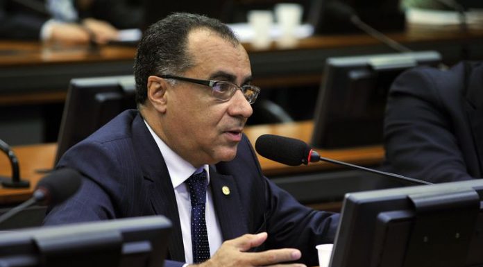 TSE permite que deputado condenado retome campanha