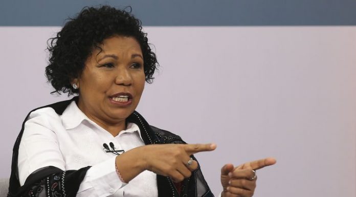 Vera Lúcia defende estatização de universidades e hospitais privados