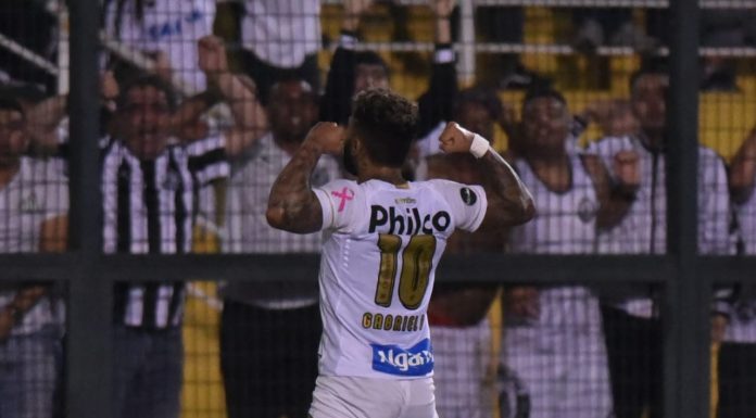 Santos vence o Corinthians no Pacaembu