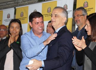 Governador Márcio França e prefeito Marcos Neves participam de aula aberta do Jepoe