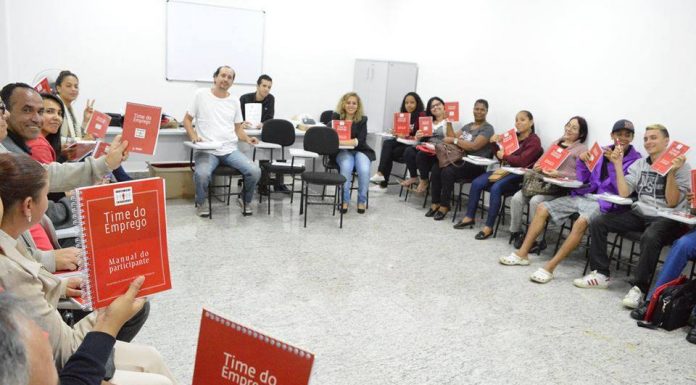 Carapicuíba abre novas vagas para curso de orientação do programa Time do Emprego