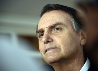 Em programa de governo, Bolsonaro fala em corte de gastos