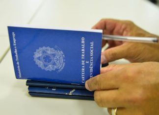 Carteiras de trabalho serão emitidas nos Correios em 2 cidades de São Paulo