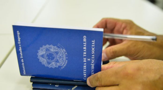 Carteiras de trabalho serão emitidas nos Correios em 2 cidades de São Paulo