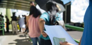 Partidos se reúnem para decidir posição no segundo turno