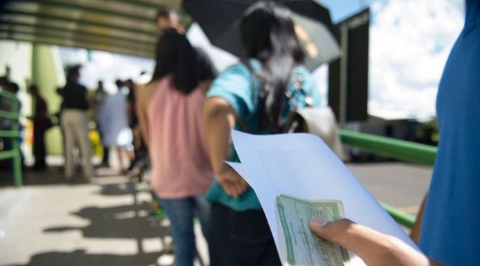 Partidos se reúnem para decidir posição no segundo turno