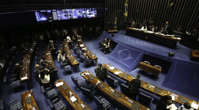 Renovação no Senado exigirá mais de novo presidente do país