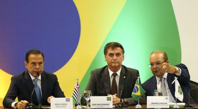 Aceno de Bolsonaro para apoio financeiro agrada a governadores eleitos