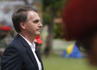 Bolsonaro descarta Revalida para médicos formados no Brasil