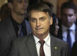 Bolsonaro recebe nesta quarta embaixadores e governadores eleitos