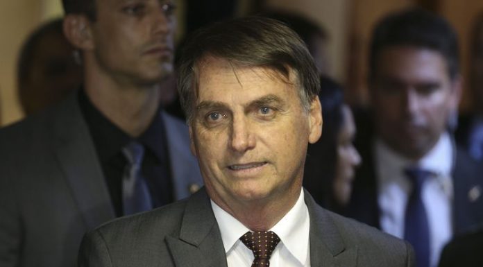 Bolsonaro recebe nesta quarta embaixadores e governadores eleitos