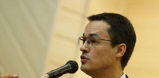 Site publica mensagens atribuídas a Moro e à força-tarefa da Lava Jato