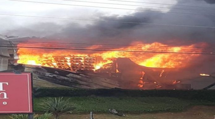 Incêndio atinge o Outlet Premium em Itupeva (SP)