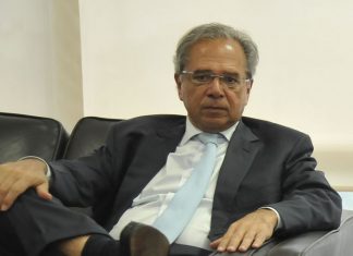 Paulo Guedes participa de reunião inaugural da equipe econômica