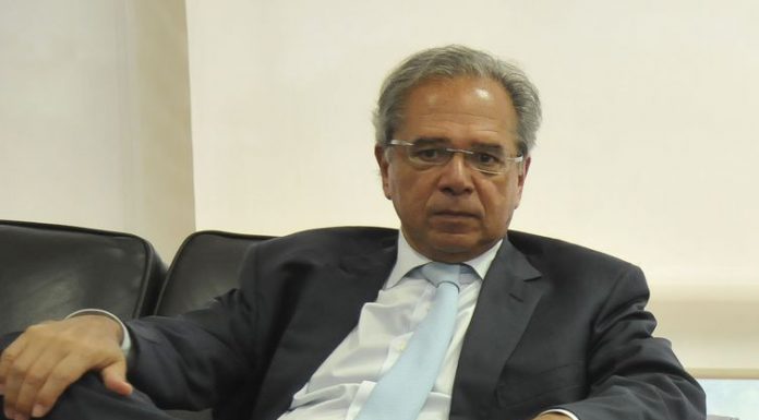 Paulo Guedes participa de reunião inaugural da equipe econômica