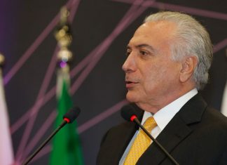 Prefeitos devem conversar com Temer sobre mudanças no Mais Médicos