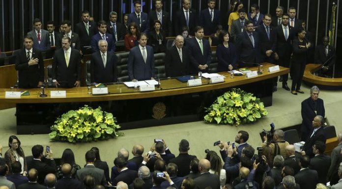 Presidente do Congresso diz que Bolsonaro vai honrar a Constituição