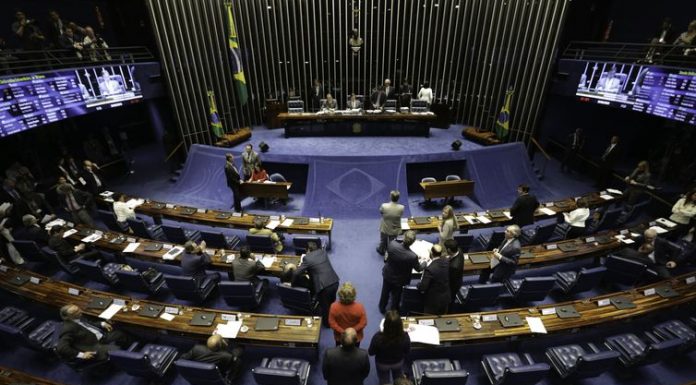 Senado aprova reajuste para ministros do STF