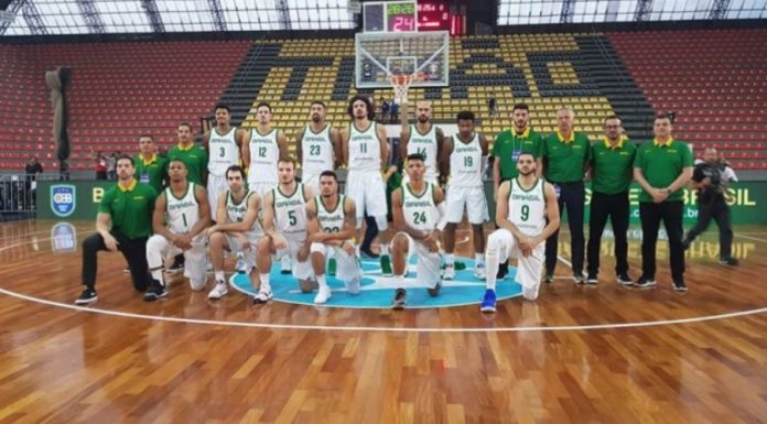 EM NOITE POUCO INSPIRADA, BRASIL PERDE PARA O CANADÁ E VAGA PARA A COPA DO MUNDO É ADIADA PARA FEVEREIRO